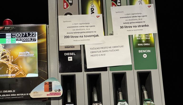 FOTO: Črpalke tudi v Pomurju omejile točenje goriva