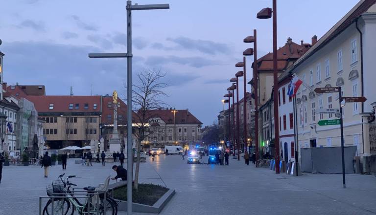 Pretep v Mariboru: Ena oseba končala v bolnišnici, dva pridržana
