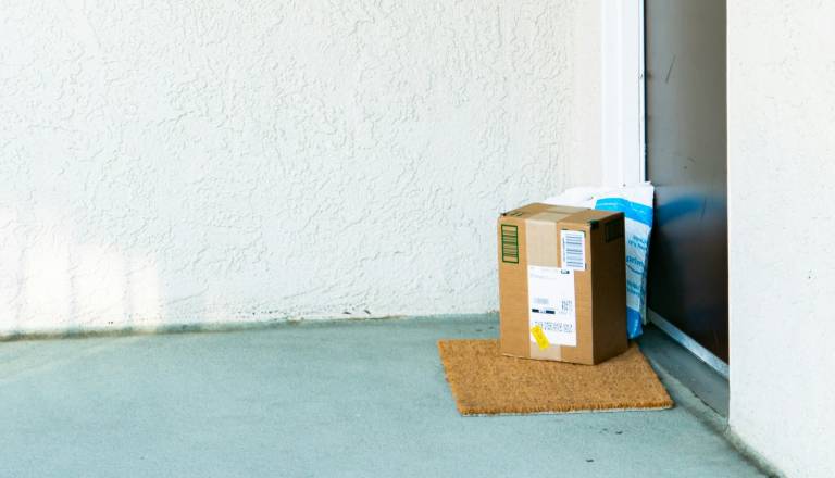 Prišel je paket in sporočilo, vse je delovalo resnično, nato pa šok