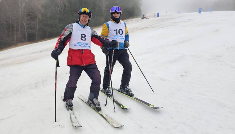 Duhovniki smučali na Cerknem! Te škofije so bile najboljše, le ena pa je bila brez predstavnika