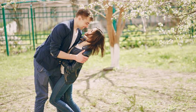 Astrologi opozarjajo, mlaj bo tem znamenjem odprl oči