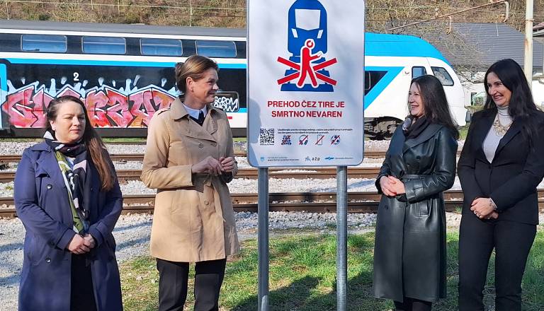 Nevarna bližnjica v Kranju: Za nesrečo je dovolj sekunda