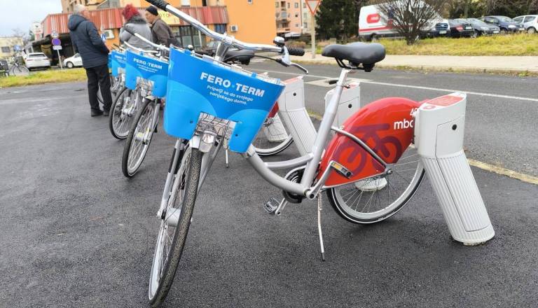 Kriminalisti na sedežu podjetja Europlakat v Ljubljani