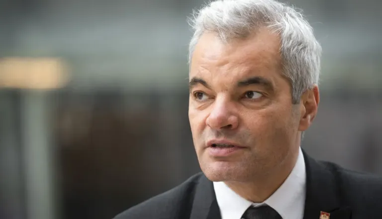 Hišne preiskave v Mariboru: Arsenovič naj bi bil pridržan zaradi domnevne zlorabe položaja? 