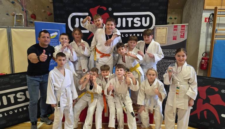 Sibor do osmih medalj, finale pokala prihaja v Kočevje