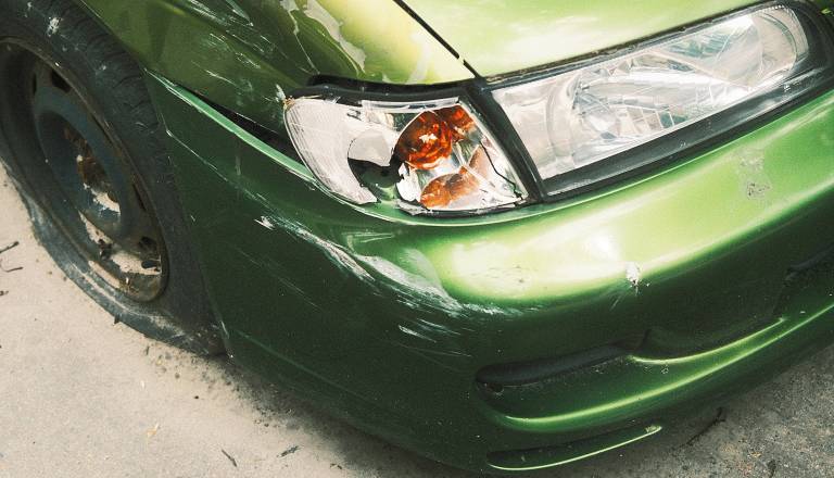 Na Preglovem trgu trčenje zaradi nepravilnega vključevanja v križišče