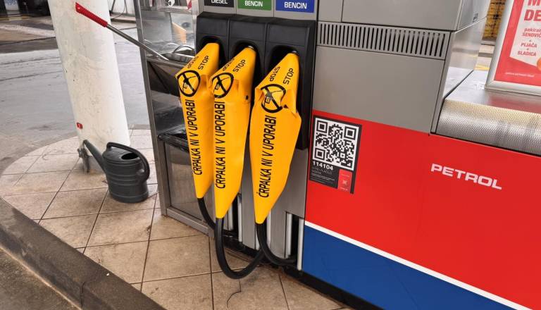 Petrol odgovarja: Goriva je dovolj, posodili smo ga celo konkurenci
