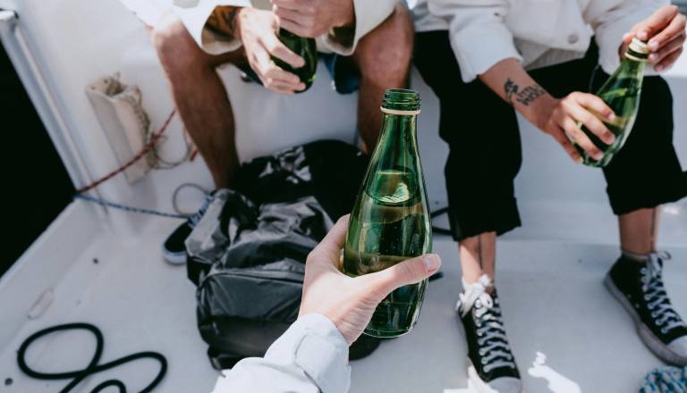 Kavcijski sistem v Avstriji zmanjšal prodajo ustekleničene vode