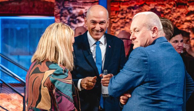 Tik pred zaprtjem volišč se je oglasil Janša: »Imamo samo še eno uro in situacija je kritična«