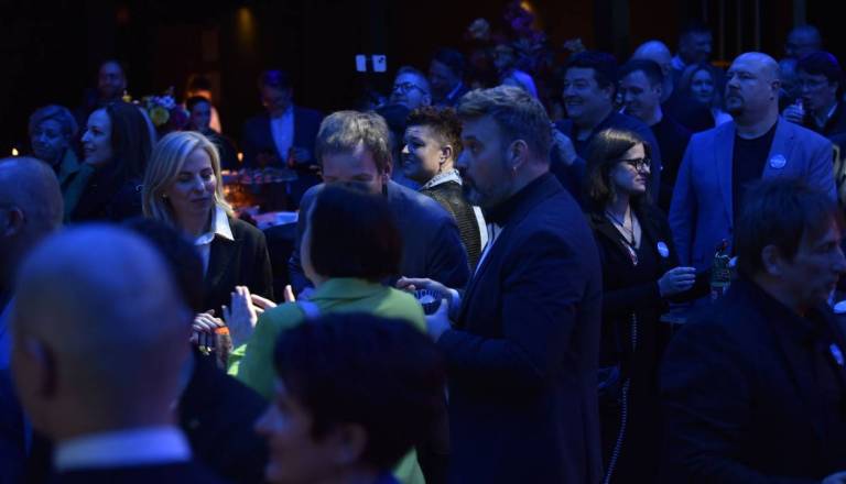 FOTO in VIDEO: Šampanjec in hrana, takšno je vzdušje v štabu Gibanja Svoboda