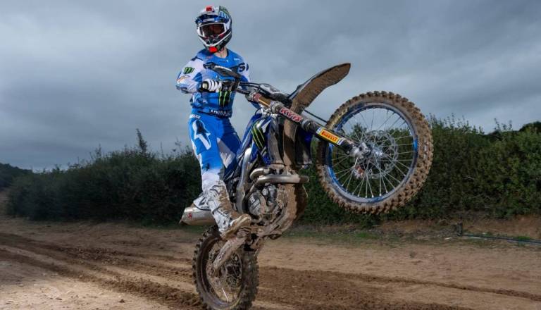 Tim Gajser do prvih stopničk v modrem