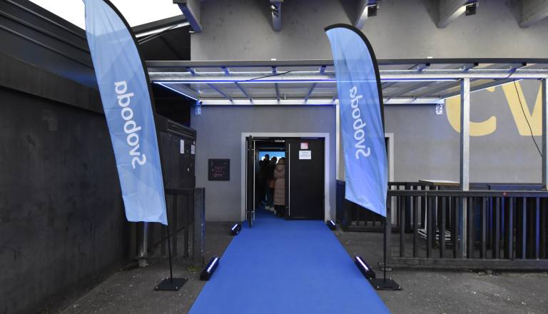 V ŽIVO: Prvi delni neuradni rezultati: Svoboda pred SDS