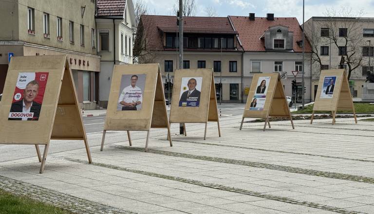 VZPOREDNE VOLITVE: Spremljamo najbolj izenačen rezultat v zgodovini