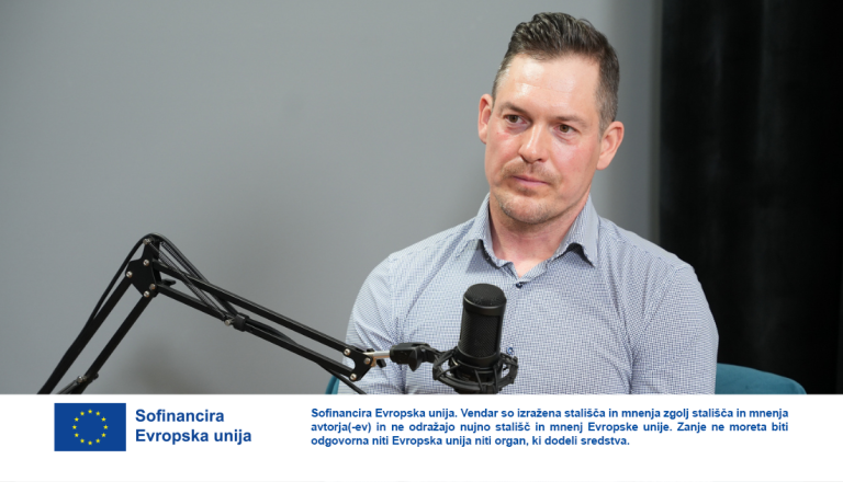 VIDEO: Od dveh hektarjev do 1200 glav govedi: tako deluje ena najsodobnejših kmetij pri nas