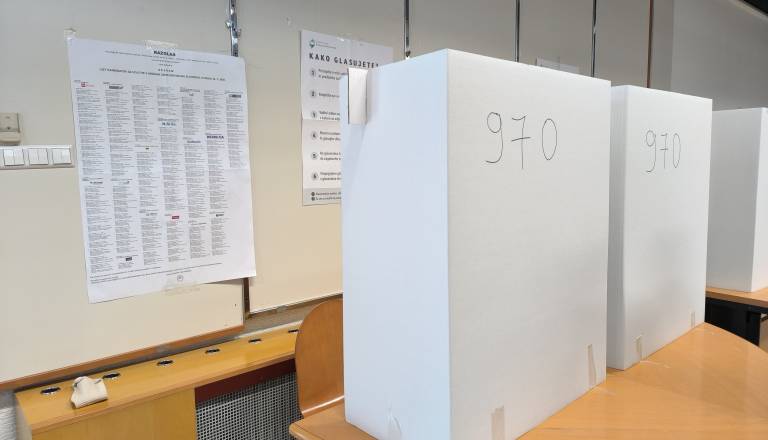 Pred rezultati glasov po pošti Svoboda 7700 glasov pred SDS