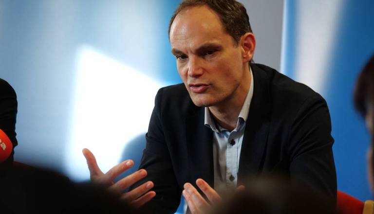 Šokantni porazi znanih obrazov na volitvah. Katera velika imena so izpadla iz parlamenta?