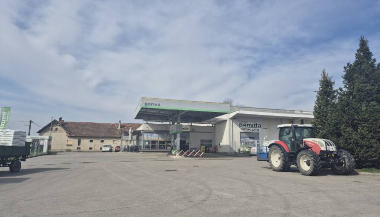 Nov udarec za kmete, goriva na kmetijskih centrih ne bodo več prodajali