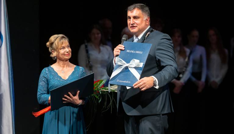 Častna občanka Jesenic: Življenje, ki je dihalo z odrom, mikrofonom in ljudmi