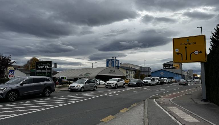 Pozor! Na Industrijski ulici bodo asfaltirali vozišča, križišče bo popolnoma zaprto