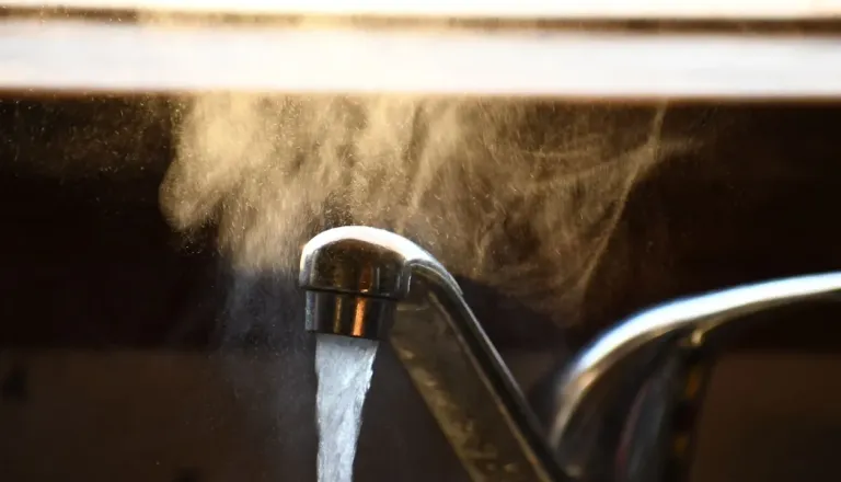 Tudi danes v okolici Maribora za nekaj ur ostajajo brez vode