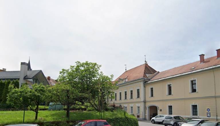 Do konca marca popolna zapora novomeške ulice pri sodišču