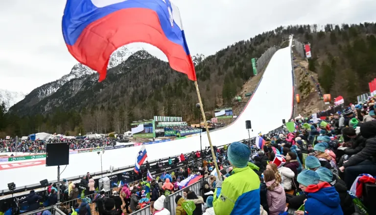 Greste v Planico? Pričakujte gnečo, policijo in redarje