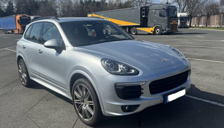 FOTO: Štajerski policisti ujeli 26-letnika z luksuznim Porschejem, ukradenim na Danskem