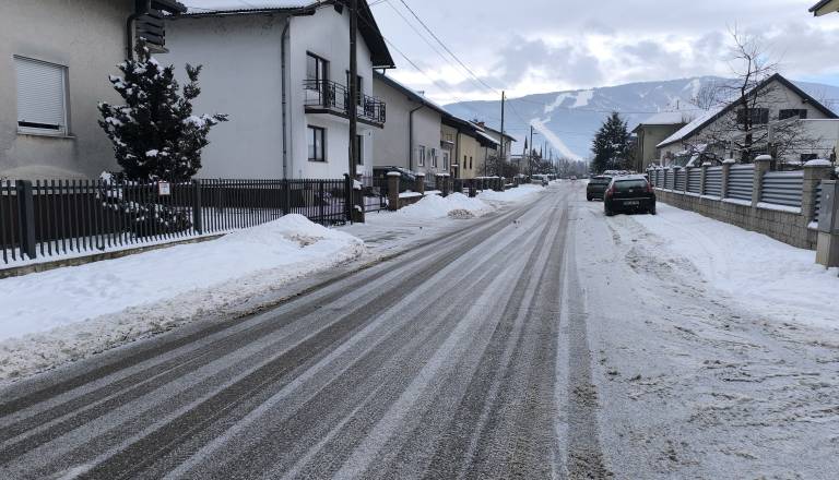 Pripravite se, zima se vrača! Dars poziva k previdnosti zaradi sneženja