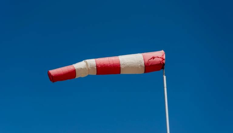 Arso izdal rdeče opozorilo, najprej sneg, nato močan veter in nevarnost vetrolomov