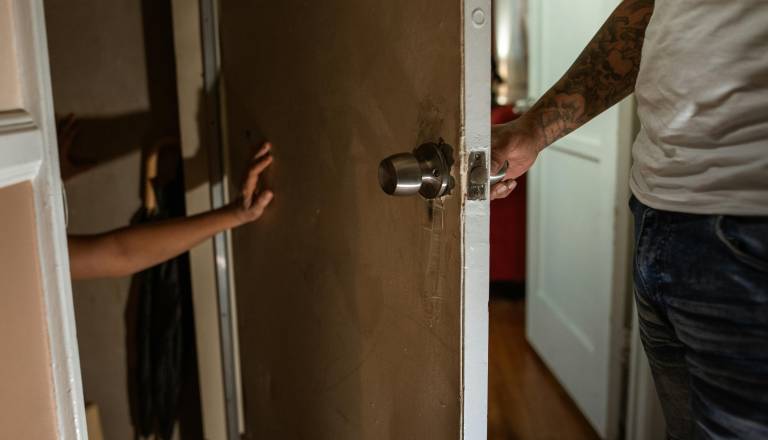 Val goljufij na Gorenjskem: Izgube segajo v deset tisoče evrov