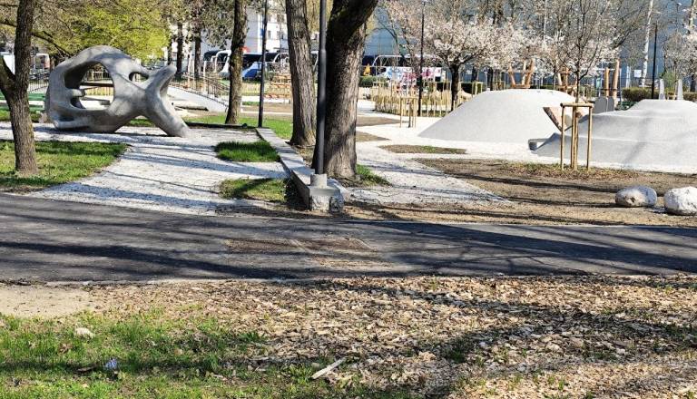 FOTO in VIDEO: Bloudkov park v Tivoliju skoraj prenovljen – oglejte si igrišče pred odprtjem