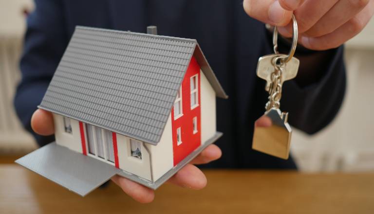 So to že ljubljanske cene: 425.000 evrov za enoto trojčka pri Kranjski Gori