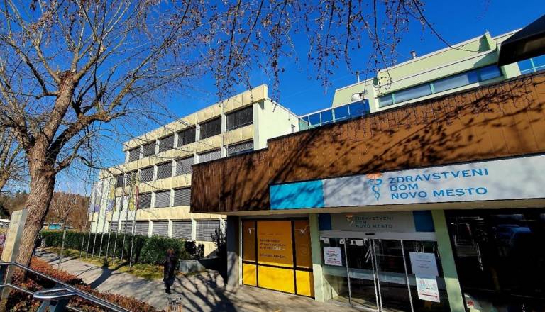 Svetnik rešil problem glede Zdravstvenega doma Novo mesto in aplikacije zVEM