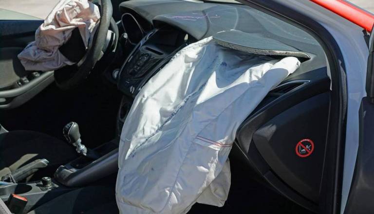 Mariborski policisti obravnavali trčenje dveh vozil, povzročiteljica vozila pod vplivom alkohola