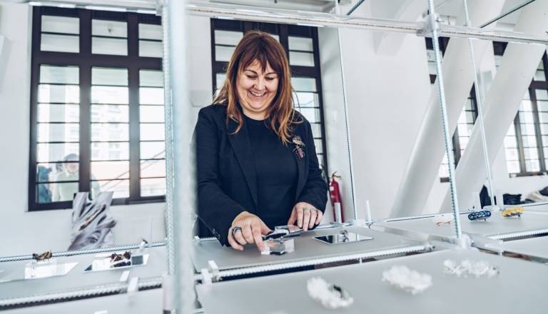 FOTO in VIDEO: Vstopili smo v svet prihodnosti nakita v Rogu – poglejte, kaj smo odkrili