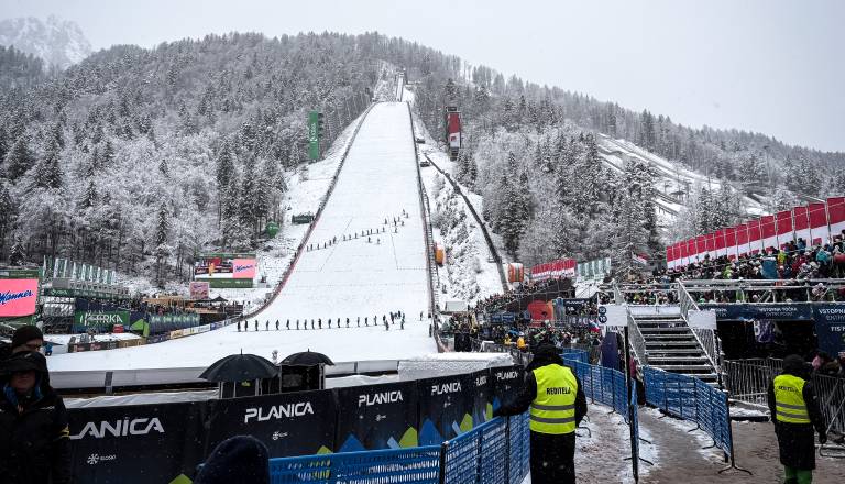 Planica: Lanišek in Prevc razred zase kljub vetru 