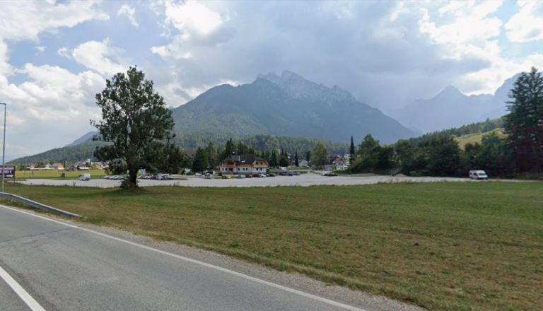 Bo Kranjska Gora dobila trgovski center in parkirno garažo? Domačine pozvali, naj povedo, kaj si mislijo