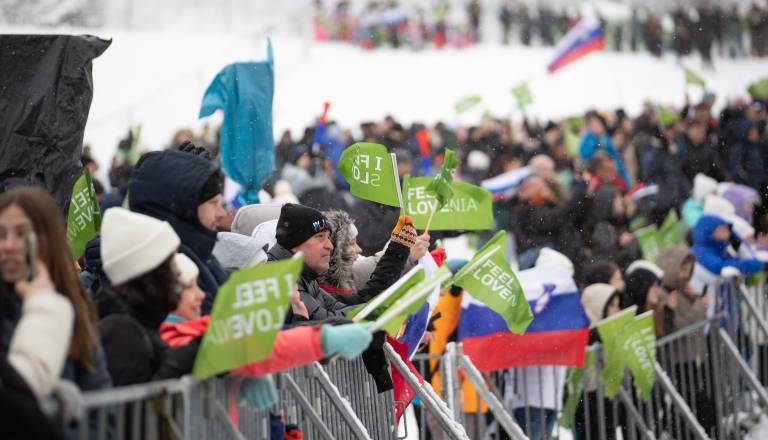 Črni trg cveti: Preprodajalci znova na delu, za karto računajo tudi dvakrat več