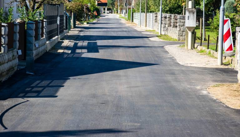 Polovica cest v slabem stanju: kako enakomeren je razvoj Ptuja v resnici?