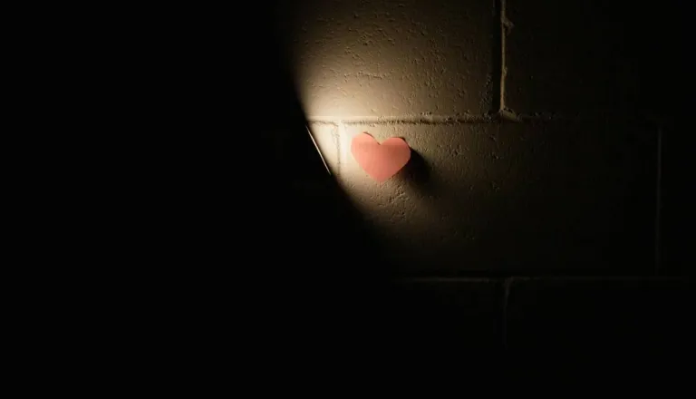 Kar je bilo nekoč boleče, bo zdaj temu znamenju prineslo mir  