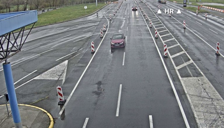 Na Obrežju ujeli hrvaškega tihotapca, ki je v Slovenijo prevažal Turke