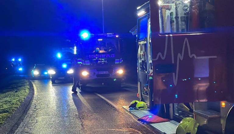 Na Štajerskem zaradi neprilagojene hitrosti padel z mopedom in se hudo poškodoval