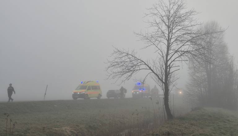 FOTO in VIDEO: Nesreča pri Črenšovcih, na cesti proti Hotizi trčila dva avtomobila