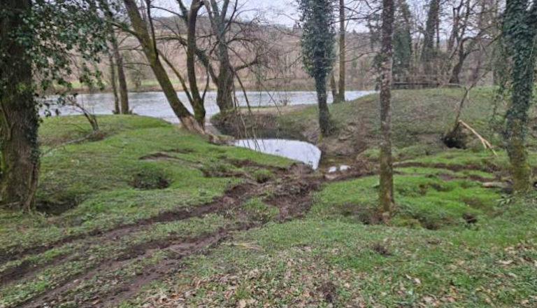 Poglejte, kako so vandali poškodovali naravno dediščino ob Kolpi
