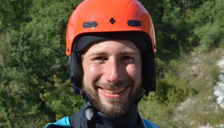 Gasilec Blaž rešil človeka: Kolesaril čez most, nato zagledal grozljiv prizor v Savi Dolinki