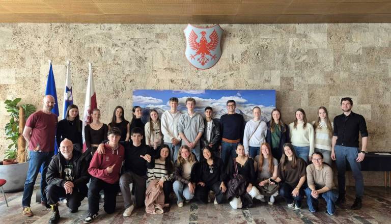 Župan Matjaž Rakovec presenetil mlade in jih nagovoril kar po špansko