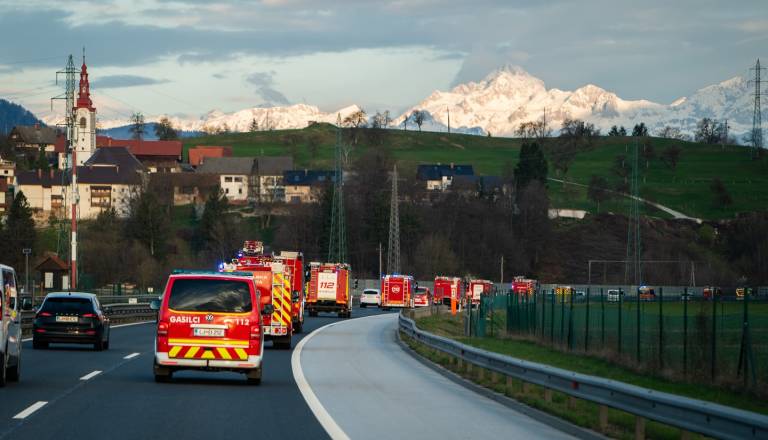 Ljubljanski gasilci pomagali na Gorenjskem po vetrolomu
