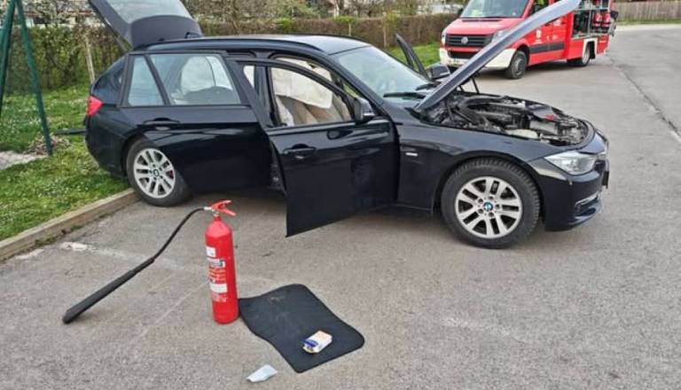 Prlekija: BMW sporočil, da je prišlo do požara, aktivirani gasilci