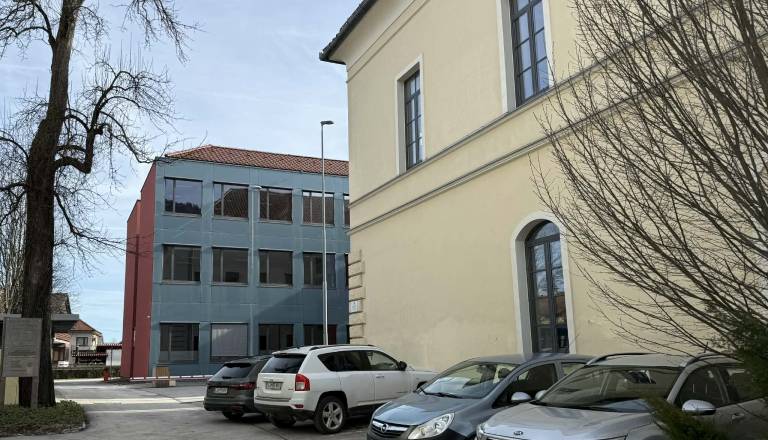 Kaj se je dogajalo na kočevski gimnaziji? Učiteljice razdeljene, mama dijakinje razkrila šokantne podrobnosti