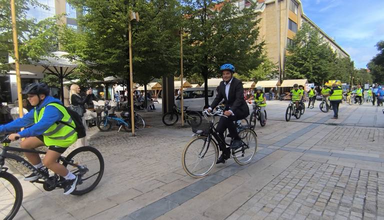 Maribor uvaja obvezne čelade za kolesarje. Kazni tudi do 120 evrov?